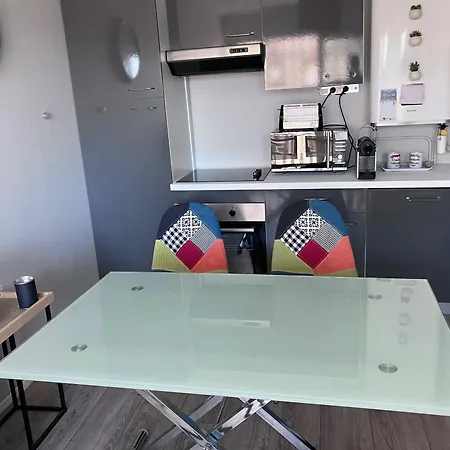 Agreable 2 Pieces Avec Balcon Et Parking A - Fr-1-712-90 Appartement *